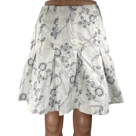 Jaime..b Women's White Floral Embroidered Pleated Back Zip Mini A-Line Skirt 10 - Picture 1 of 4